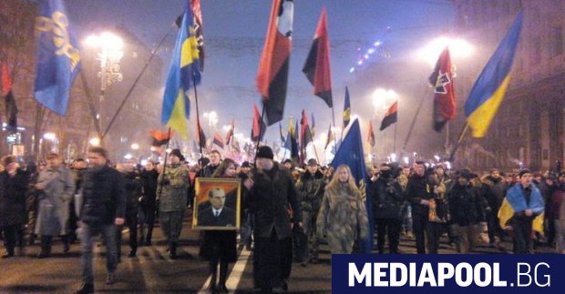 Факелно шествие на хиляди украински националисти премина по улиците на