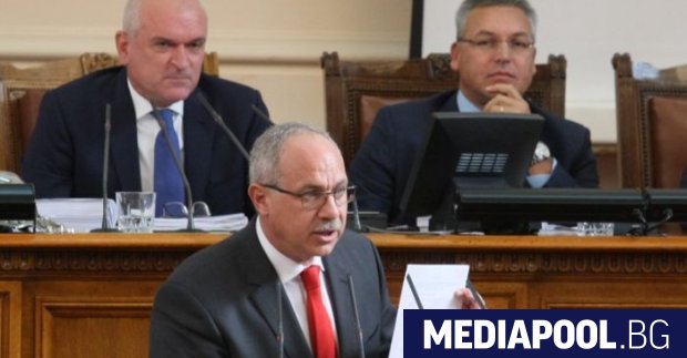 Депутатът от ГЕРБ Антон Тодоров подава оставка и напуска парламента