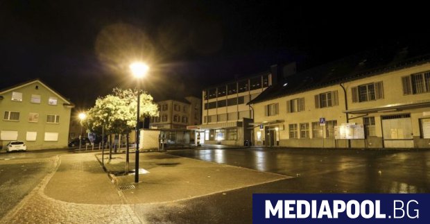 Изглед от швейцарското градче Флумс Тийнейджър с психически проблеми нападна