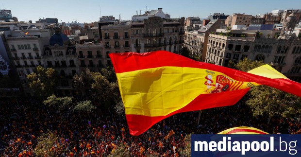 Стотици хиляди каталунци излязоха по улиците на Барселона в неделя