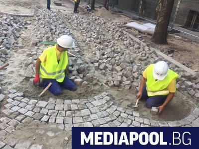 Месец и половина след като части от столичния булевард Дондуков