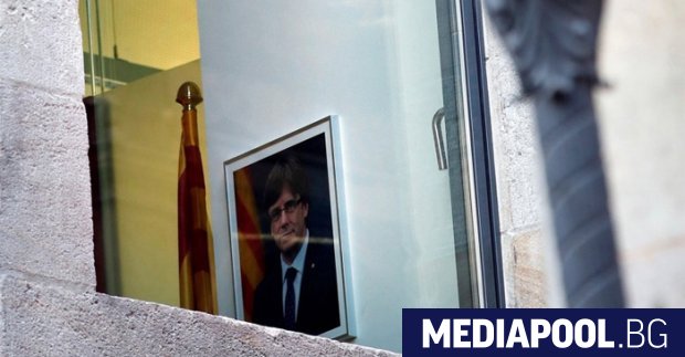 Сваленият каталунски лидер Карлес Пучдемон вече не е премиер каквото