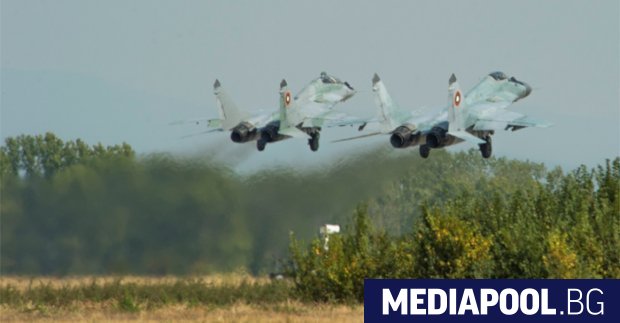 МиГ 29 България все още очаква допълнителната документацията от РСК