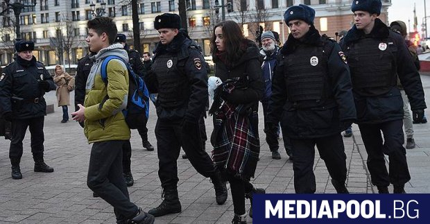 Руската полиция задържа вчера 448 граждански активисти за нарушения на