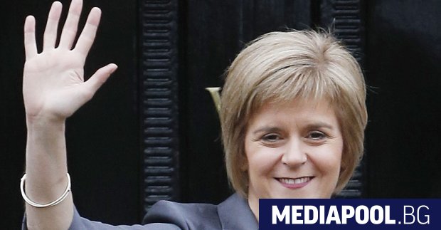 Никола Стърджън Първият министър на Шотландия Никола Стърджън заяви че