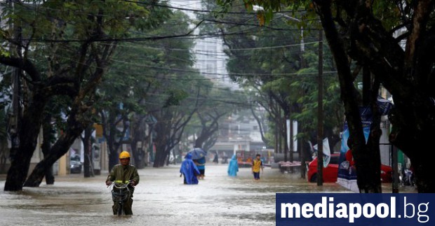 Броят на жертвите на тайфуна Дамрей във Виетнам достигна най малко