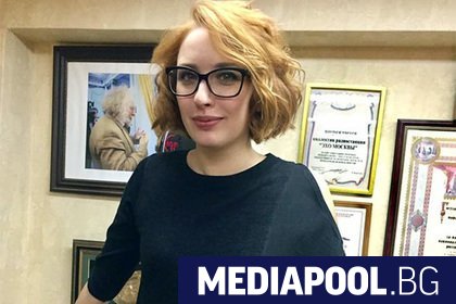 Руска журналистка която неотдавна бе намушкана с нож в гърлото