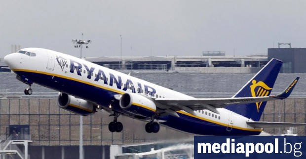 Ирландският нискотарифен авиопревозвач Райънеър Ryanair съобщи че печалбата и броят