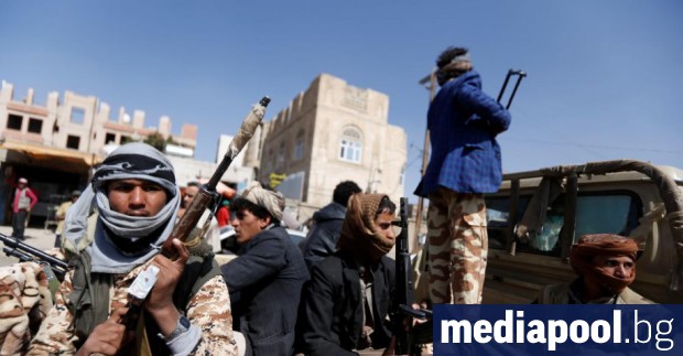 Бунтовници хуси, заснети в понеделник в йеменската столица Сана Радио