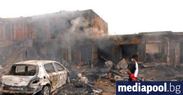 Най малко 50 души са убити в самоубийствен атентат в