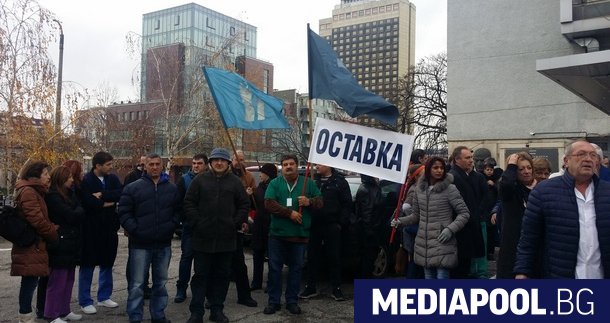 Лекари от Пирогов излязоха за втори ден на протест в