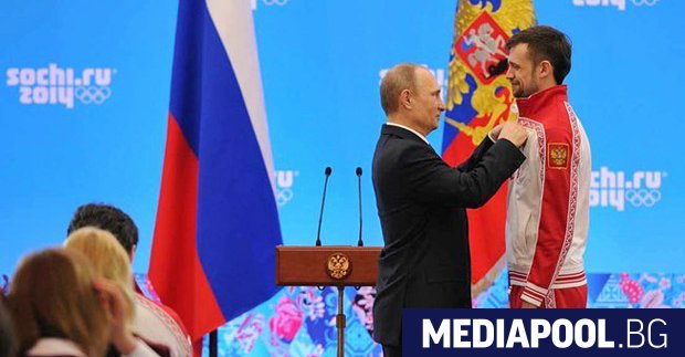 Президентът Владимир Путин връчва на Александър Третяков орден Дружба през