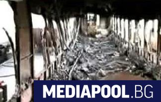 Шест вагона които са били бракувани за скрап са изгорели