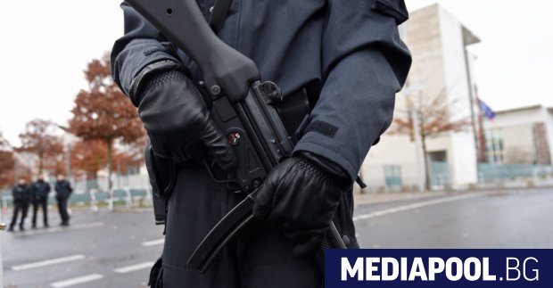 Сн. ЕПА/БГНЕС Германската полиция евакуира коледен базар и околната зона