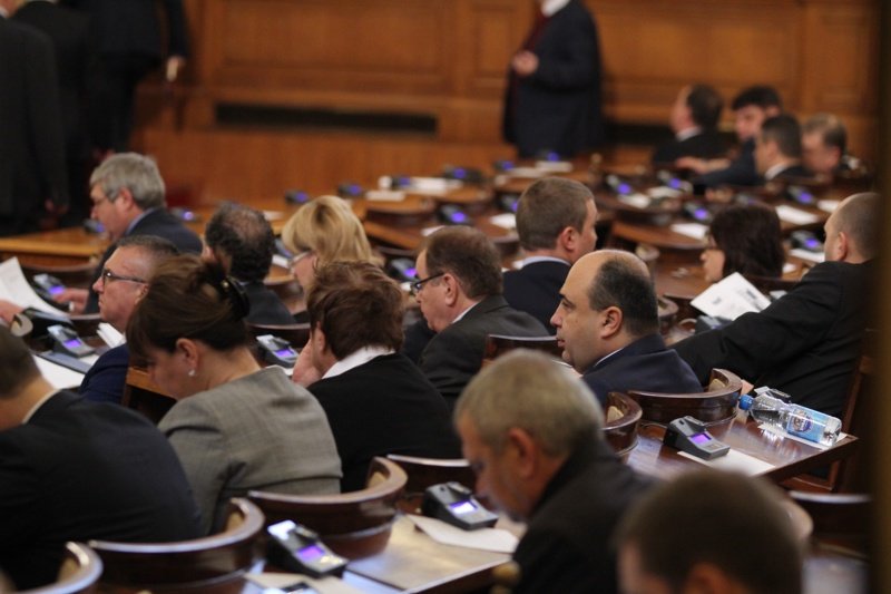 Парламентът праща България на съд с ЕК заради газовия монопол