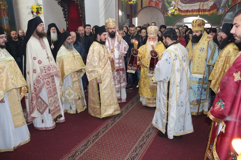Патриарх Неофит изпрати свой представител на литургия в Македония
