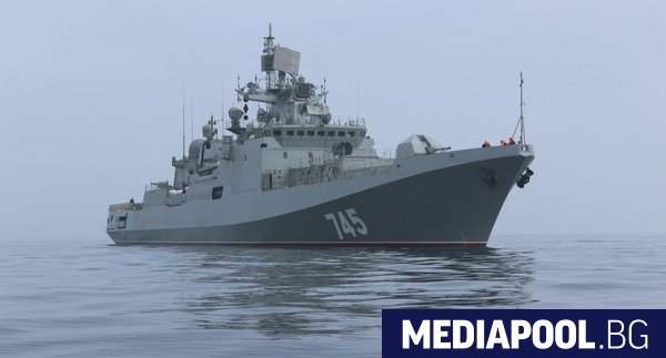 Британски кораб е ескортирал руска фрегата близо до териториалните води