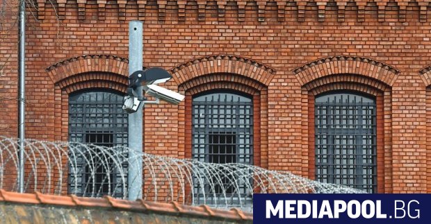Нови двама обитатели на берлинския затвор Пльоцензе успяха да избягат