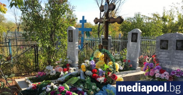 Гробът на Владимир Кабунин в Оренбург Когато Владимир Кабунин подписал