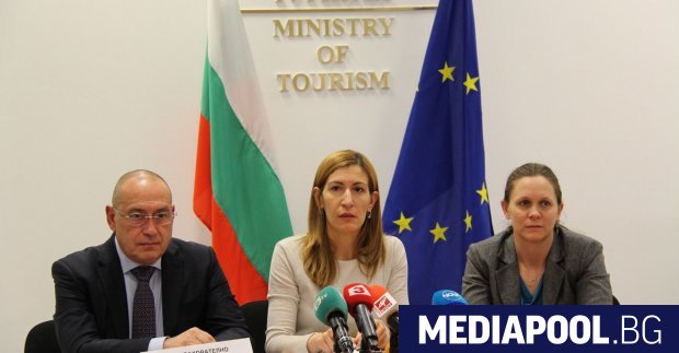 Министър Ангелкова с представителите на Алианц и Групама Клиентите на