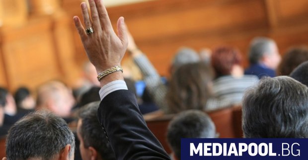 Парламентът отхвърли в четвъртък ветото наложено от президента Румен Радев