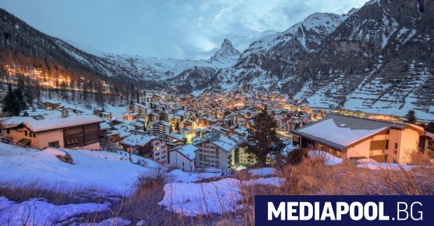 Изглед от швейцарския курорт Цермат Цермат, един от най-известните ски