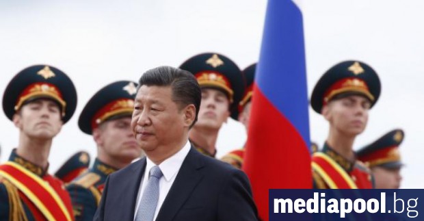 Китайският президент Си Цзинпин Китай инвестира активно в развиващите се