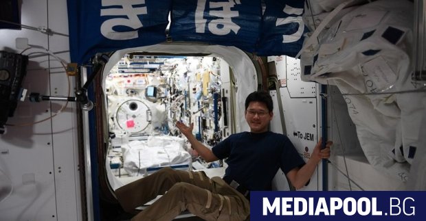 Японският астронавт Норишиге Канаи който е в екипажа на Международната