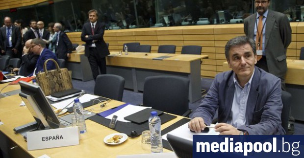 Евклидис Цакалотос Гърция очаква да приключи начисто с официалните кредитори
