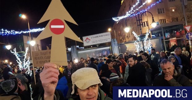 Планираните девет протеста в деня на откриването на българското ротационно