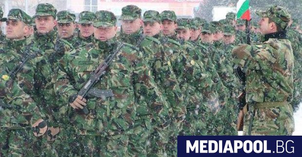 Министерството на отбраната търси 360 български граждани да преминат едномесечна