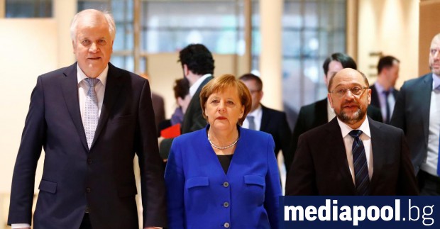 Лидерите на ХСС ХДС и ГСДП Хорст Зеехофер Ангела Меркел