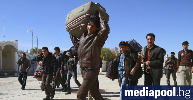 Група от 14 депортирани от Германия афганистанци с отхвърлени молби