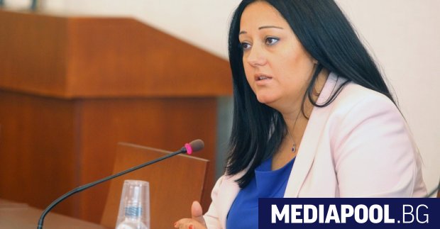 Министър Лиляна Павлова България която е ротационен председател на Съвета