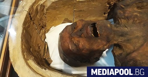 Крещящата мумия е изложена в Египетския музей в Кайро Счита