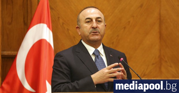 Турският министър на външните работи Мевлют Чавушоглу Сирийските правителствени сили