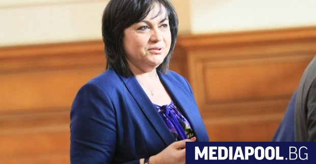 Лидерът на БСП Корнелия Нинова настоя главният прокурор Сотир Цацаров