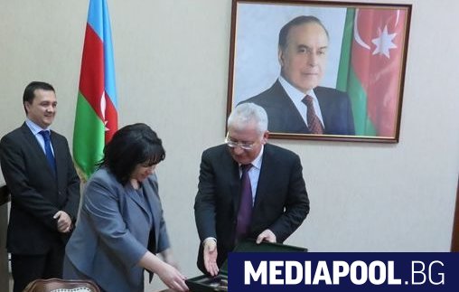 Петкова по време на срещите си в Баку Правните аспекти