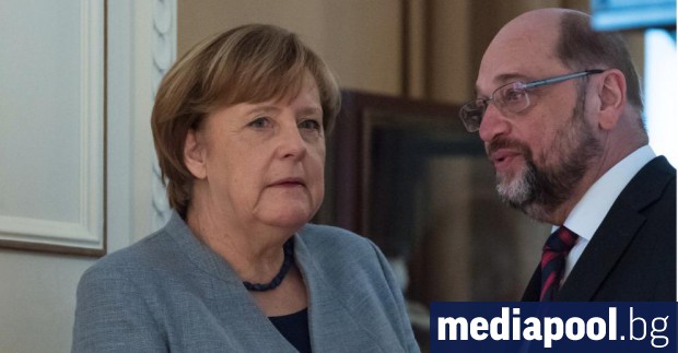 Ангела Меркел и Мартин Шулц Консервативният блок на германския канцлер