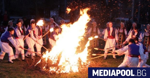 Православната църква днес отбелязва Сирни Заговезни празника на всеобщото опрощение