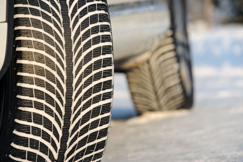 Във Франция съдят румънски тираджии за кражба на гуми