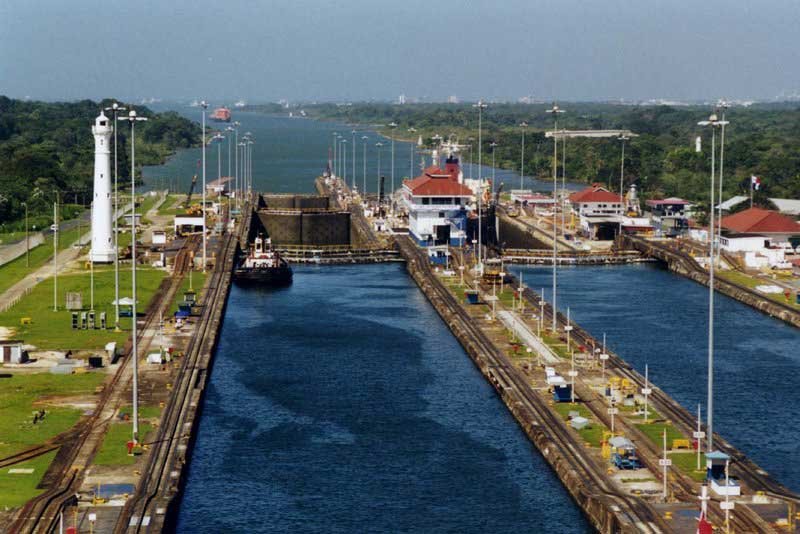 Изглед от Панамския канал