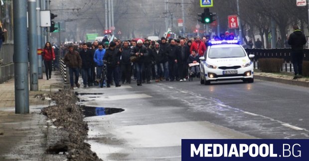 Сн Под тепето Жители на Пловдив за втори пореден ден излязоха