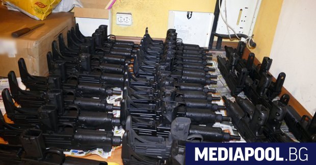 Европейски полицейски служби разбиха международна мрежа за контрабанда на оръжие