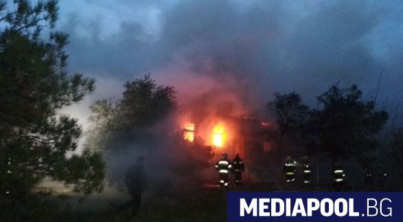 Най малко 24 души са загинали в пожар избухнал в петък