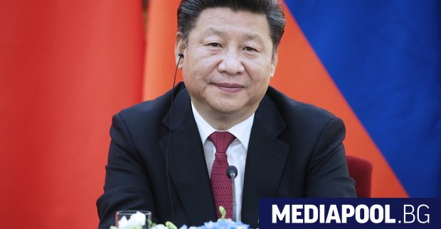 Си Дзинпин Парламентът на Китай одобри в неделя с почти