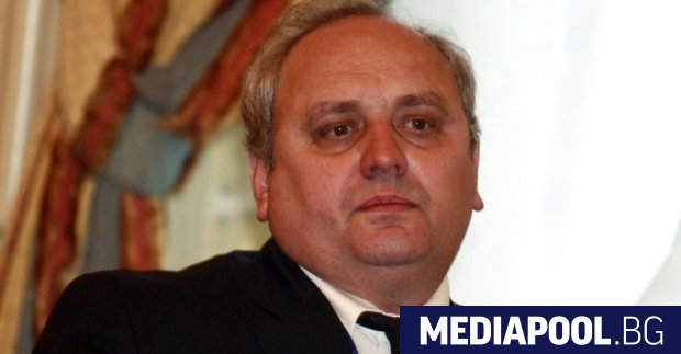 Славчо Нейков Освен многото политически въпроси ситуацията около сделката за