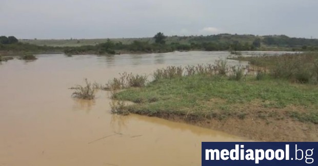 Нивото на река Скът край Мизия спада съобщи Нова телевизия