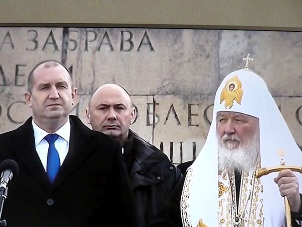 Президентът: Кирил дойде като духовен водач, но си тръгна като политик