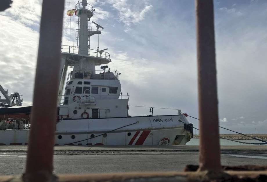 Италиански прокурор иска конфискация на кораб на испанска НПО за спасяване на мигранти